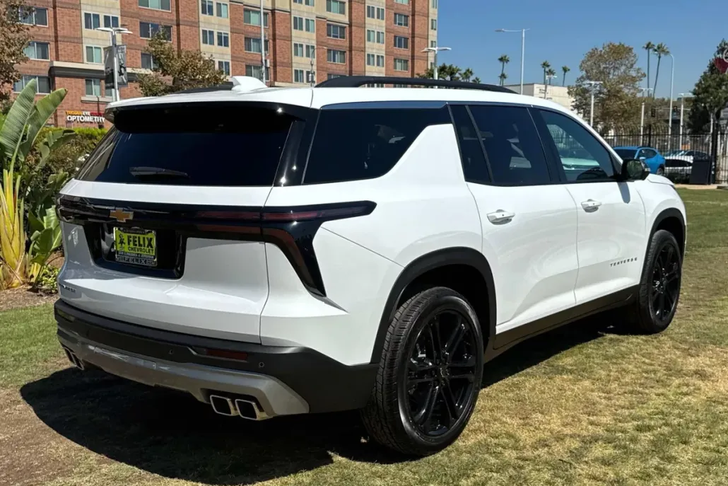 2026 Chevrolet Traverse photo 1