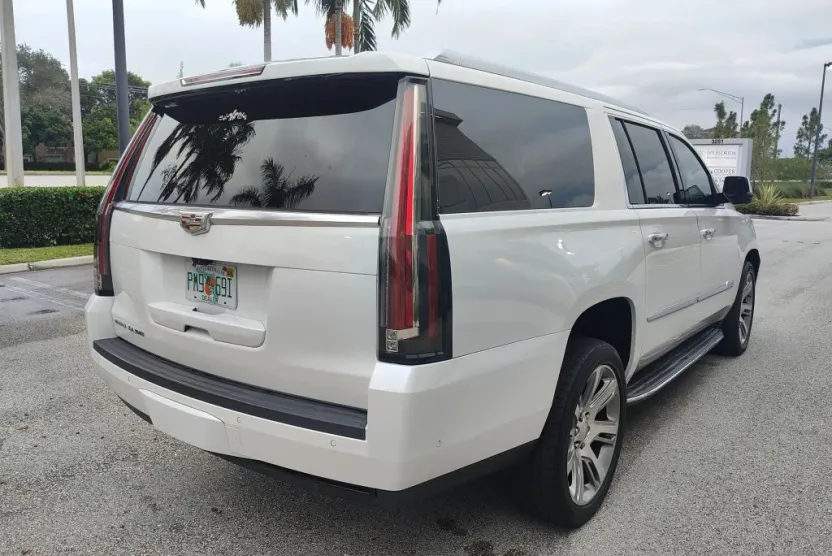 2018 Cadillac Escalade ESV Luxury Sport photo 1
