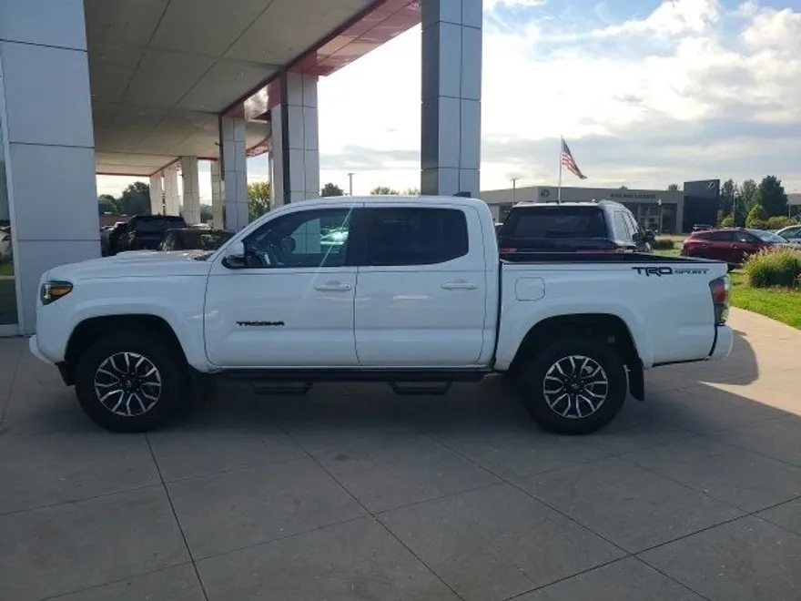 2023 Toyota Tacoma TRD Sport Double Cab V6 photo 1