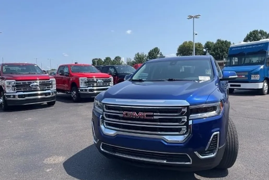 2023 Gmc Acadia SLE photo 1