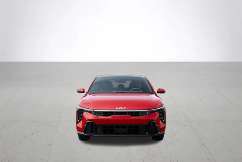 2025 Kia K4 GT-Line photo 1
