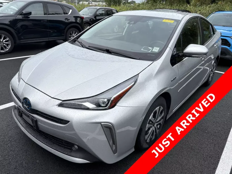 2019 Toyota Prius XLE photo 1