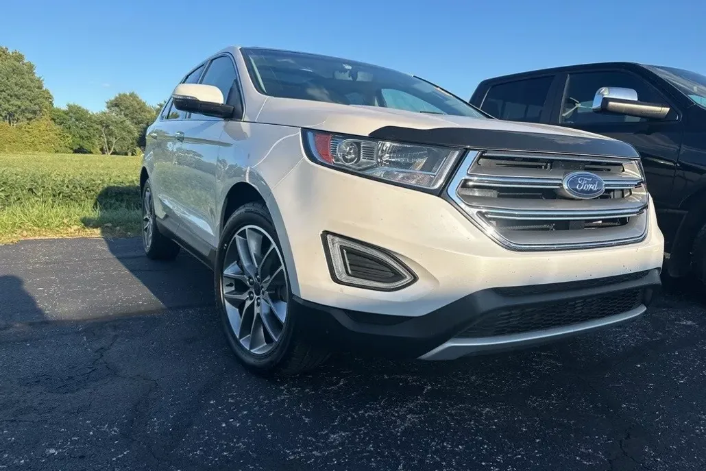 2018 Ford Edge Titanium photo 1