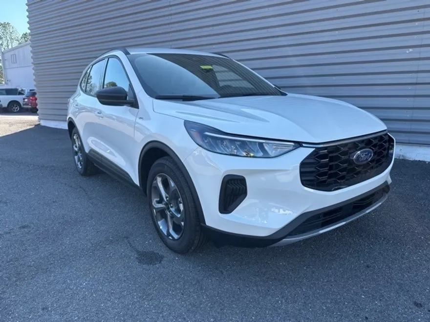 2025 Ford Escape ST-Line photo 1