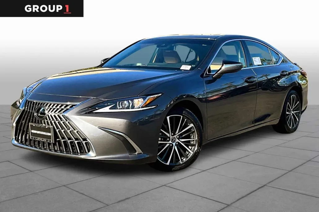 2025 Lexus ES 300h photo 1