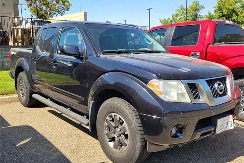 2016 Nissan Frontier PRO-4X photo 1