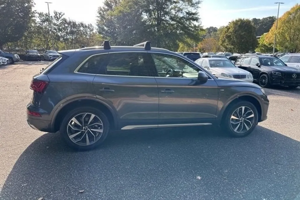 2022 Audi Q5 45 S line Premium photo 1