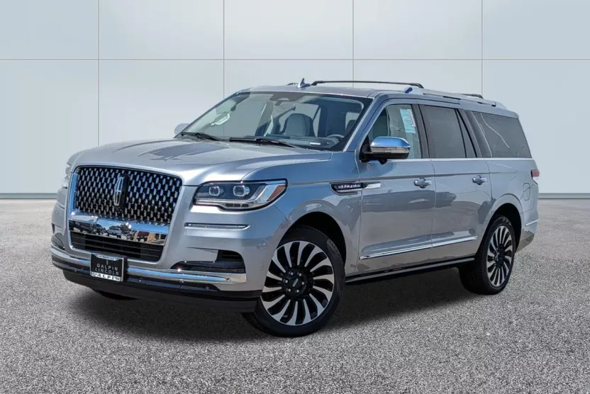 2023 Lincoln Navigator Black Label photo 1