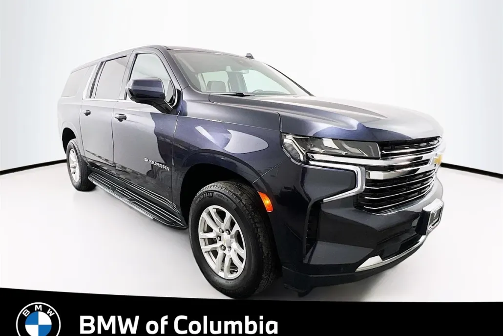 2023 Chevrolet Suburban LT photo 1