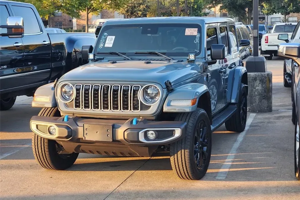 2024 Jeep Wrangler 4xe Sahara photo 1
