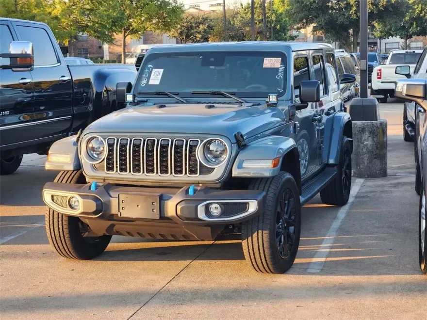 2024 Jeep Wrangler 4xe Sahara photo 1