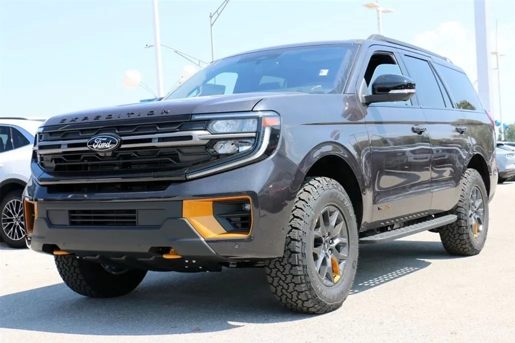 2025 Ford Expedition photo 1