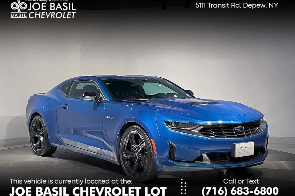2021 Chevrolet Camaro LT1 photo 1