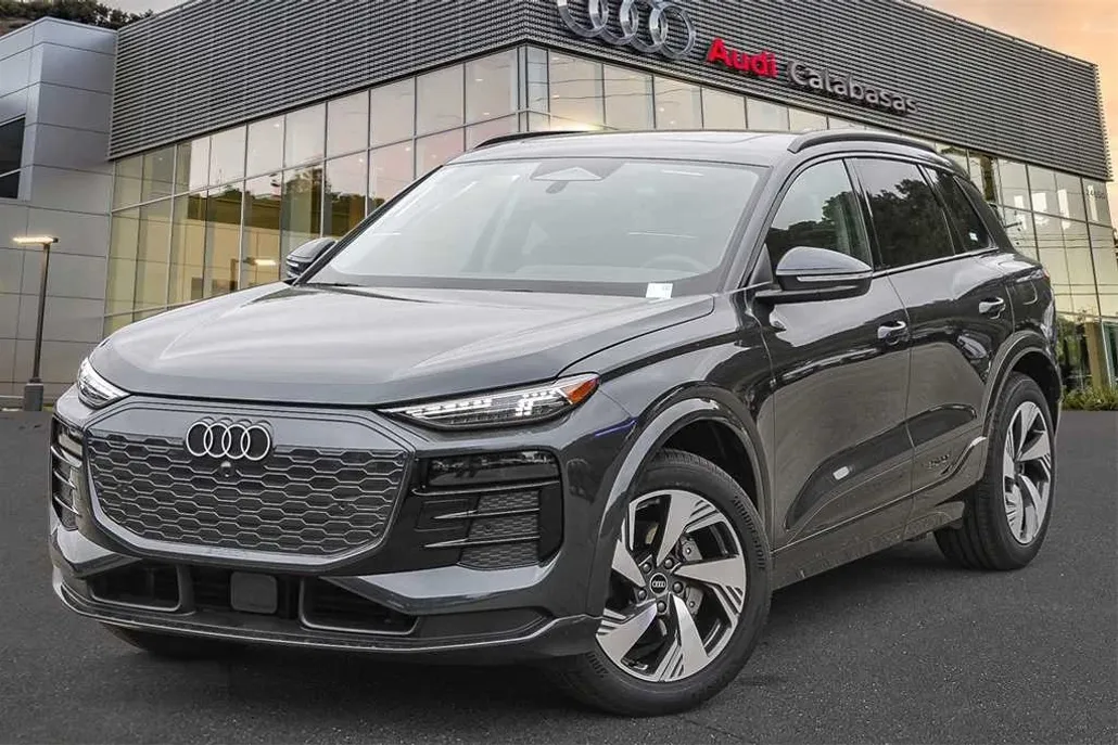 2025 Audi Q6 E-tron Premium Plus photo 1