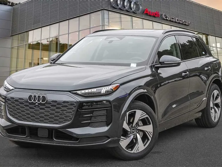 2025 Audi Q6 E-tron Premium Plus photo 1