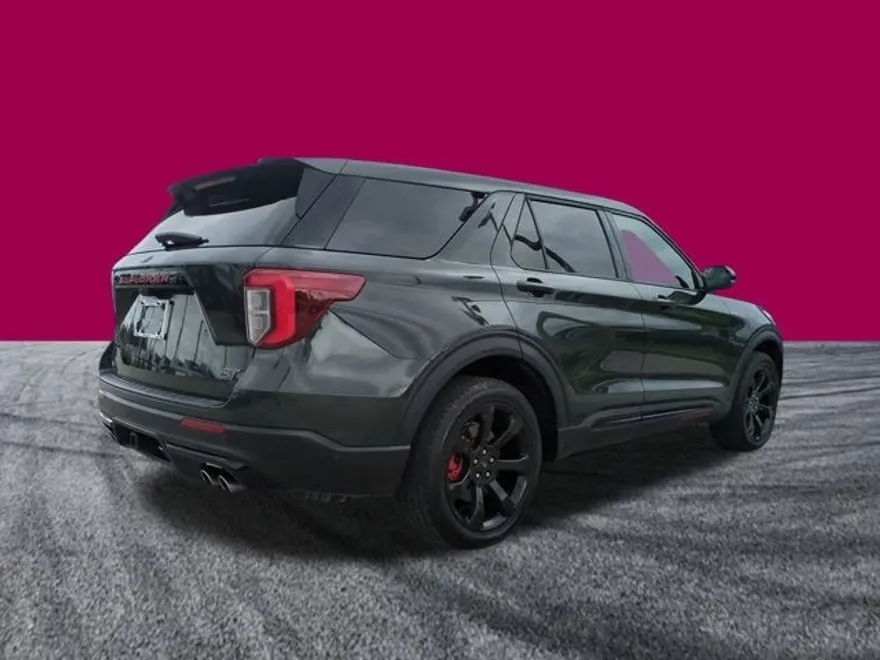 2022 Ford Explorer ST photo 1
