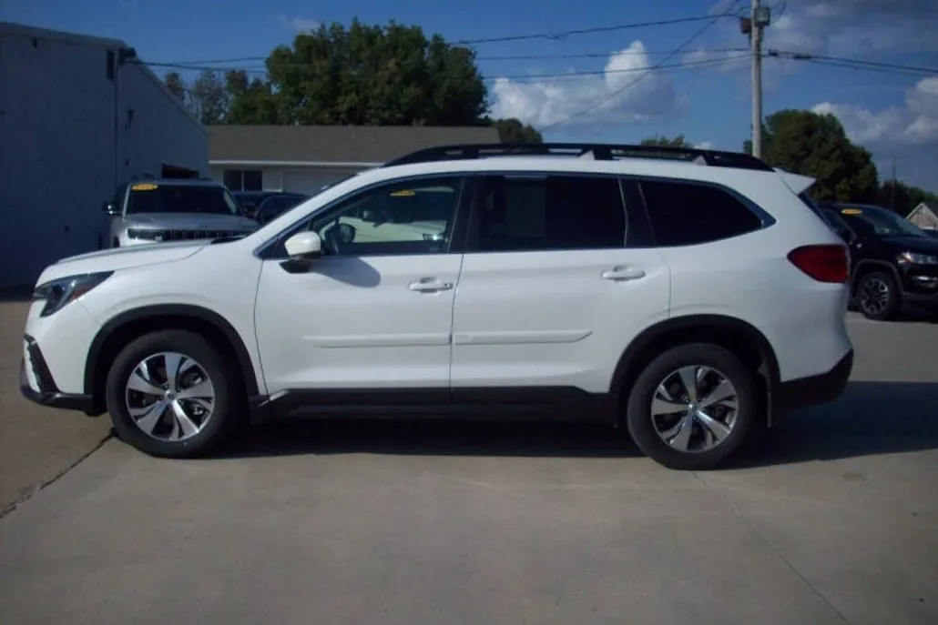 2024 Subaru Ascent Premium photo 1