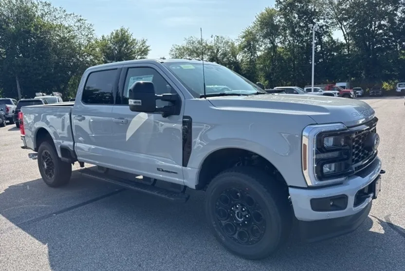 2025 Ford F-250 Lariat photo 1