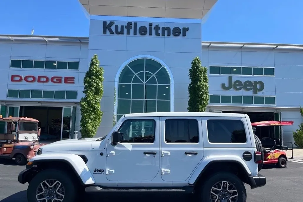 2025 Jeep Wrangler Sahara photo 1