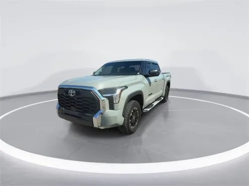2022 Toyota Tundra SR5 CrewMax photo 4