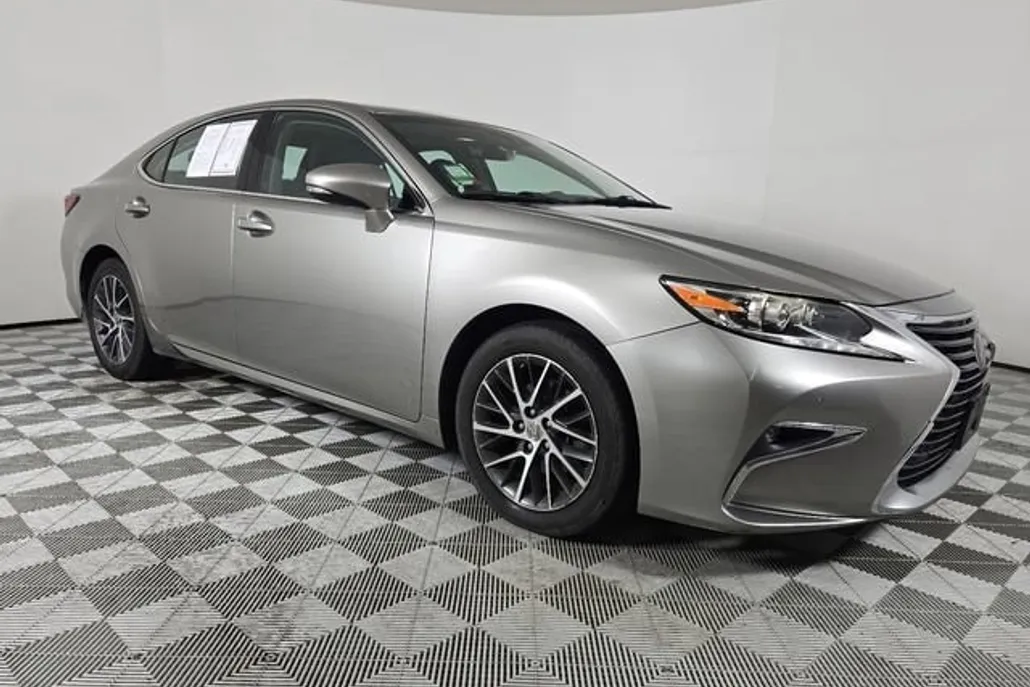 2016 Lexus ES 350 photo 1