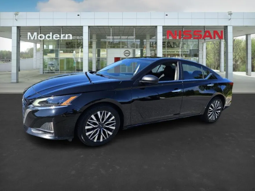 2024 Nissan Altima 2.5 SV photo 1