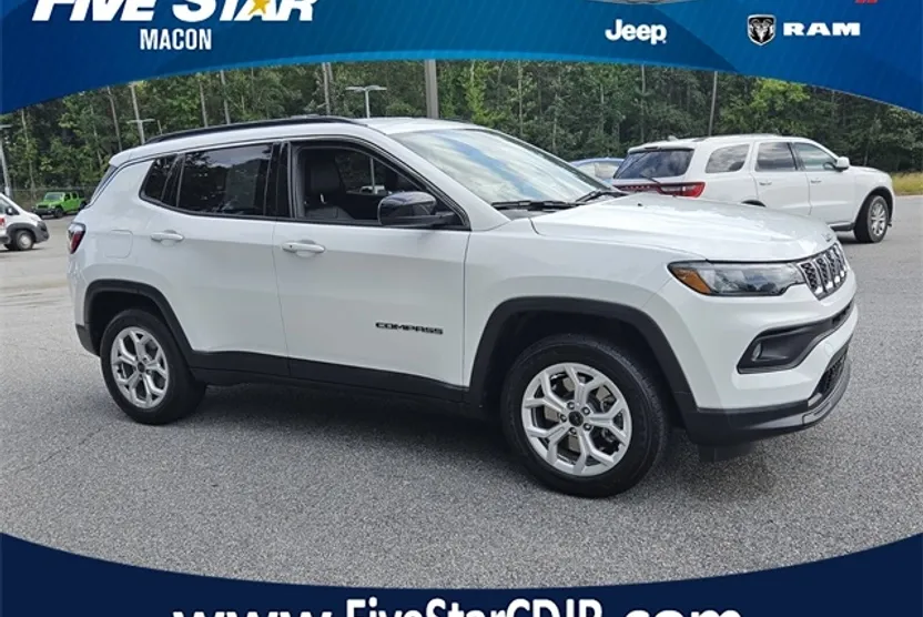 2025 Jeep Compass Latitude photo 1