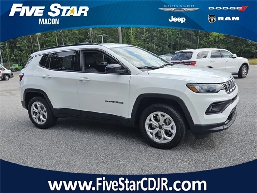 2025 Jeep Compass Latitude photo 1