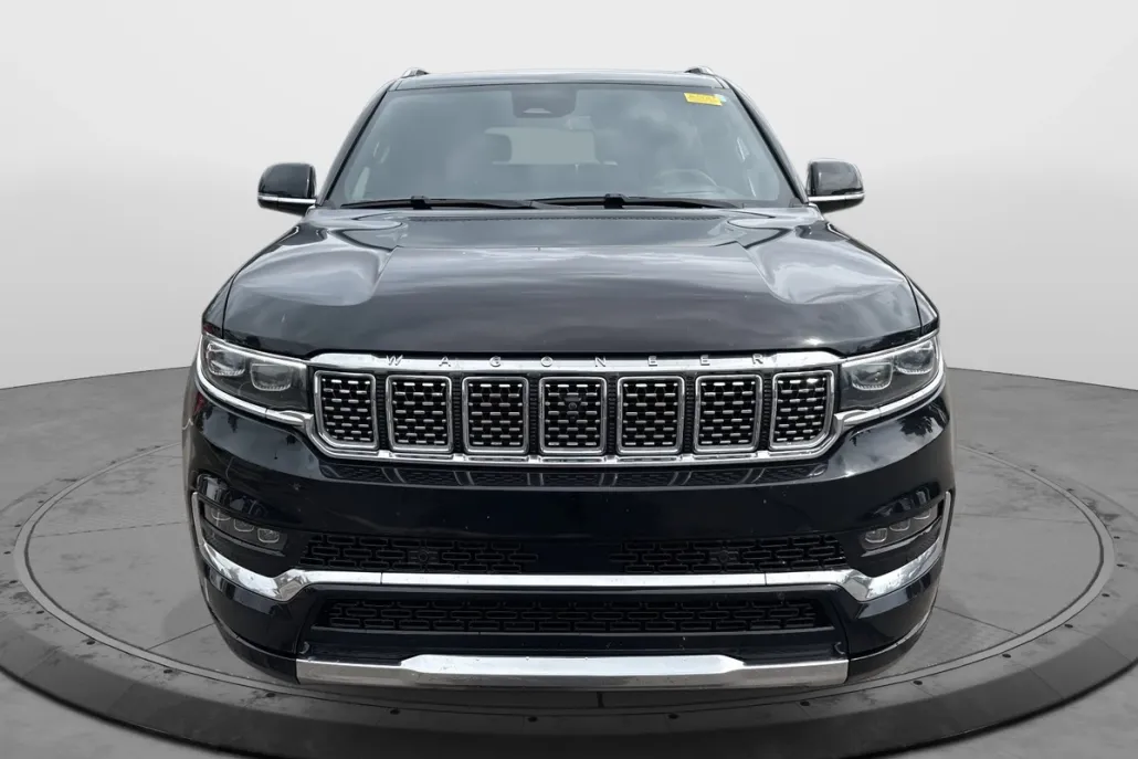 2023 Jeep Grand Wagoneer II photo 1