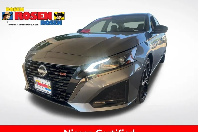 2023 Nissan Altima 2.5 SR photo 1