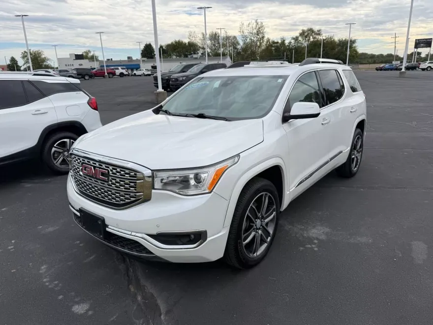 2019 Gmc Acadia Denali photo 1
