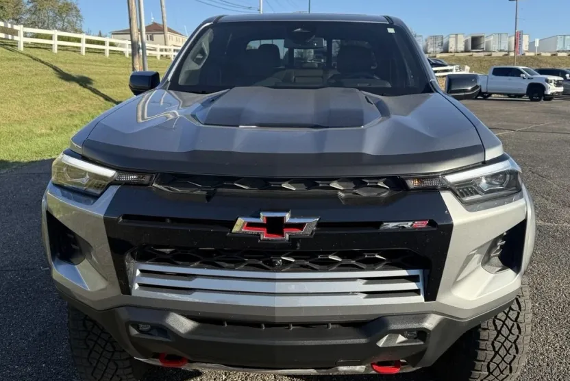 2025 Chevrolet Colorado ZR2 photo 1