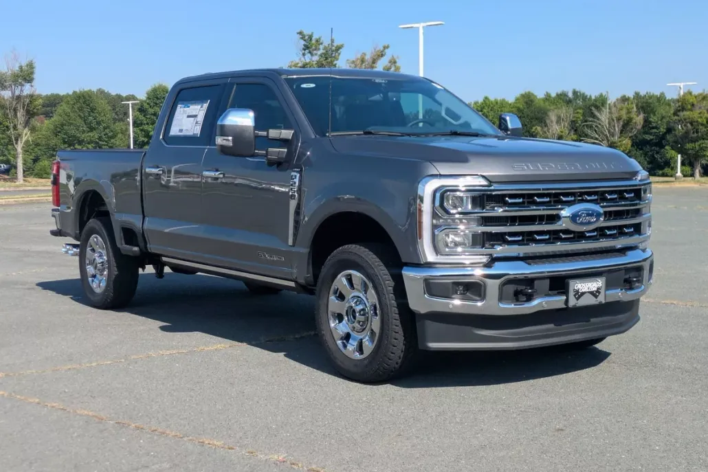 2025 Ford F-250 Lariat photo 1