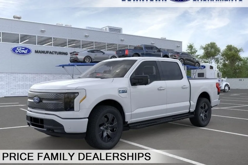 2025 Ford F-150 Lightning photo 1
