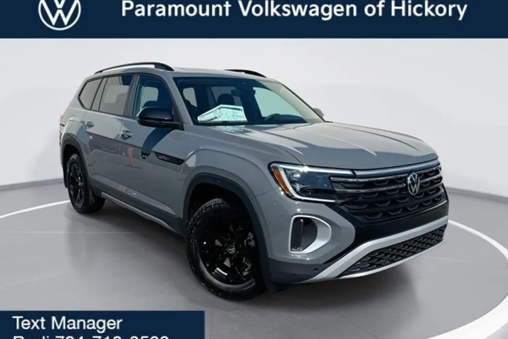 2025 Volkswagen Atlas Peak Edition SE photo 1