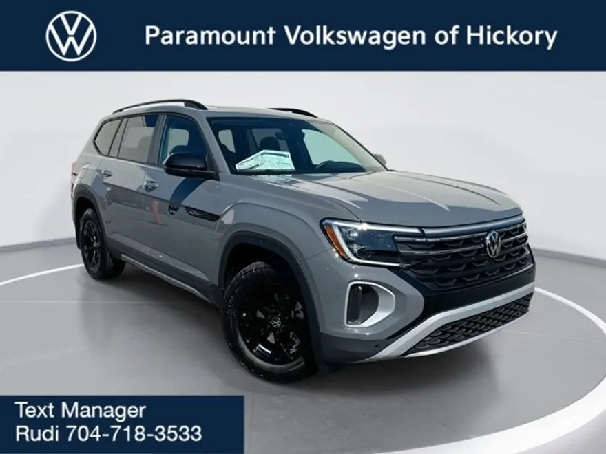 2025 Volkswagen Atlas Peak Edition SE photo 1