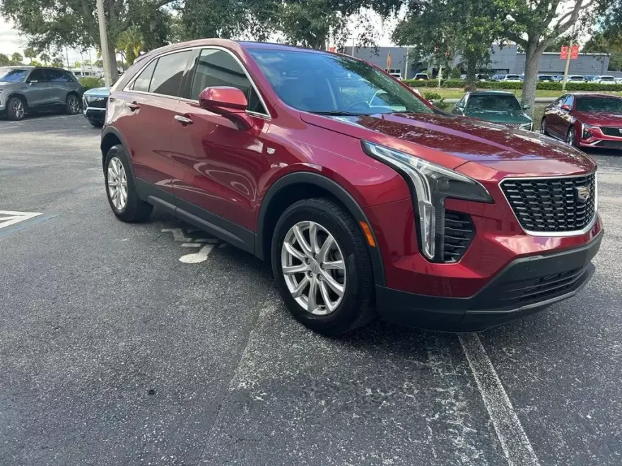 2019 Cadillac XT4 Luxury photo 1