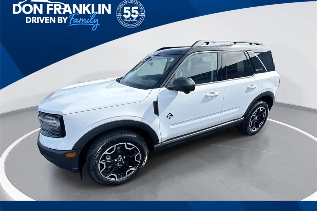 2025 Ford Bronco Sport Outer Banks photo 1