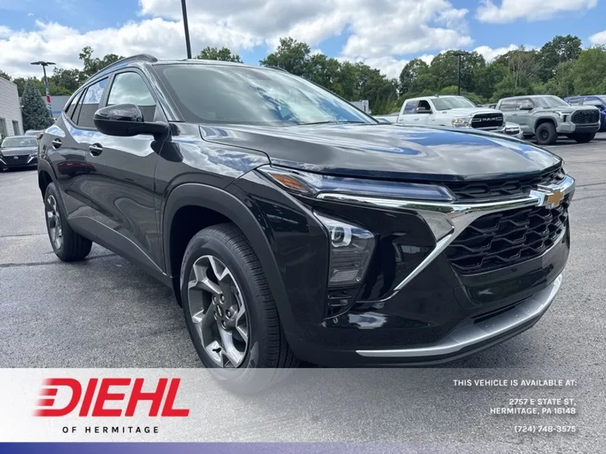 2025 Chevrolet Trax LT photo 1