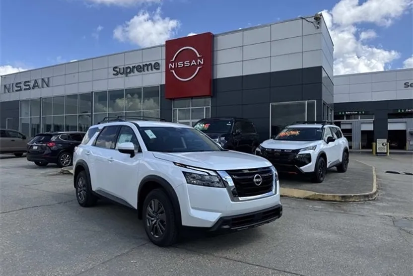 2025 Nissan Pathfinder SV photo 1