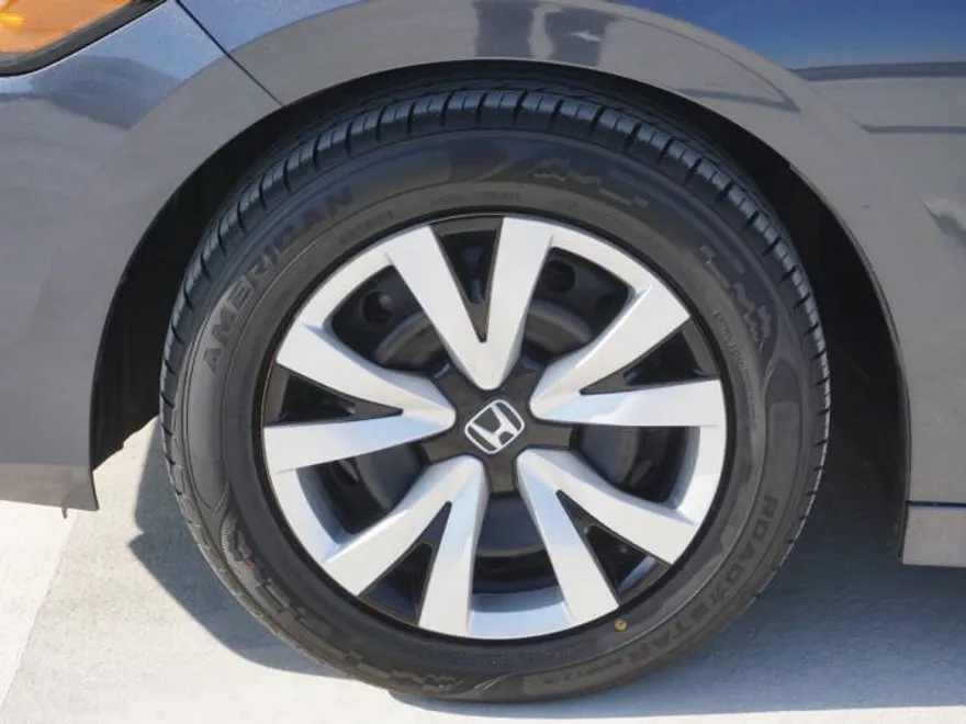 2022 Honda Civic LX photo 1