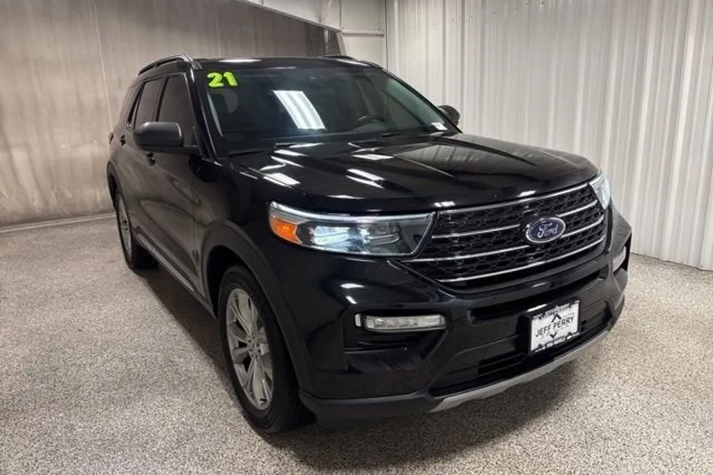 2021 Ford Explorer XLT photo 1