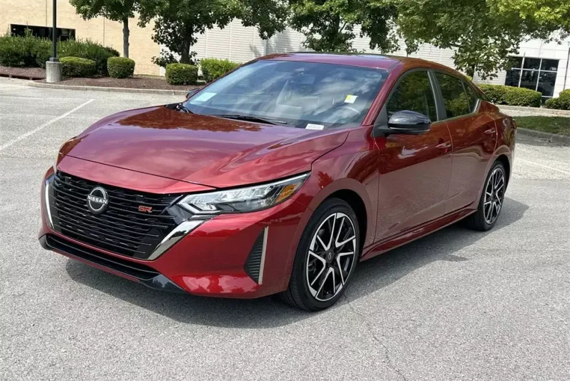 2024 Nissan Sentra SR photo 1
