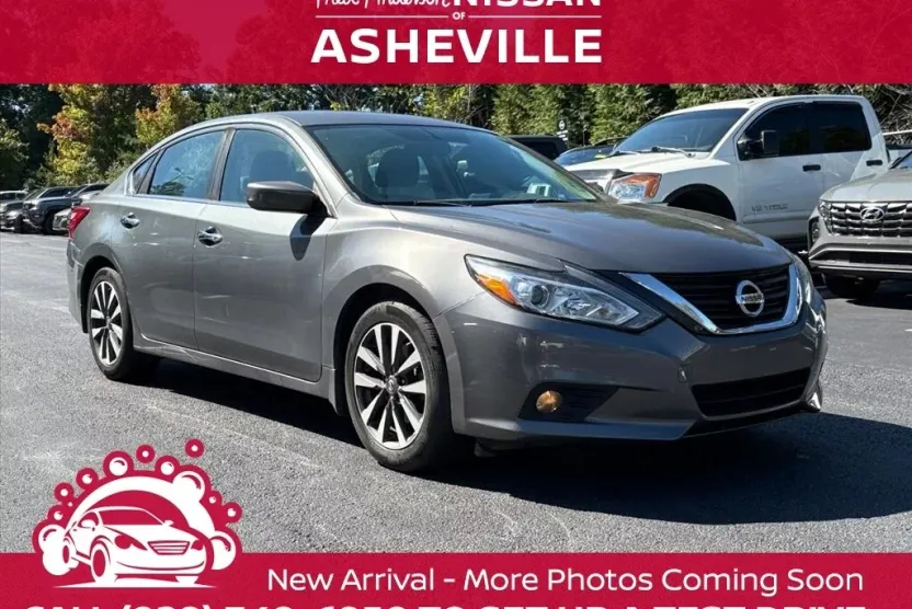 2017 Nissan Altima 2.5 SV photo 1