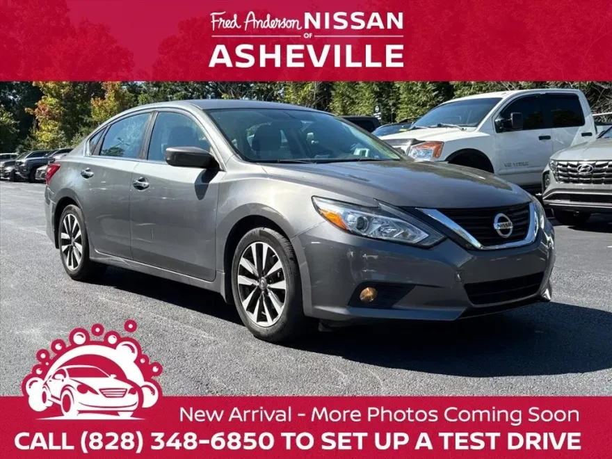 2017 Nissan Altima 2.5 SV photo 1