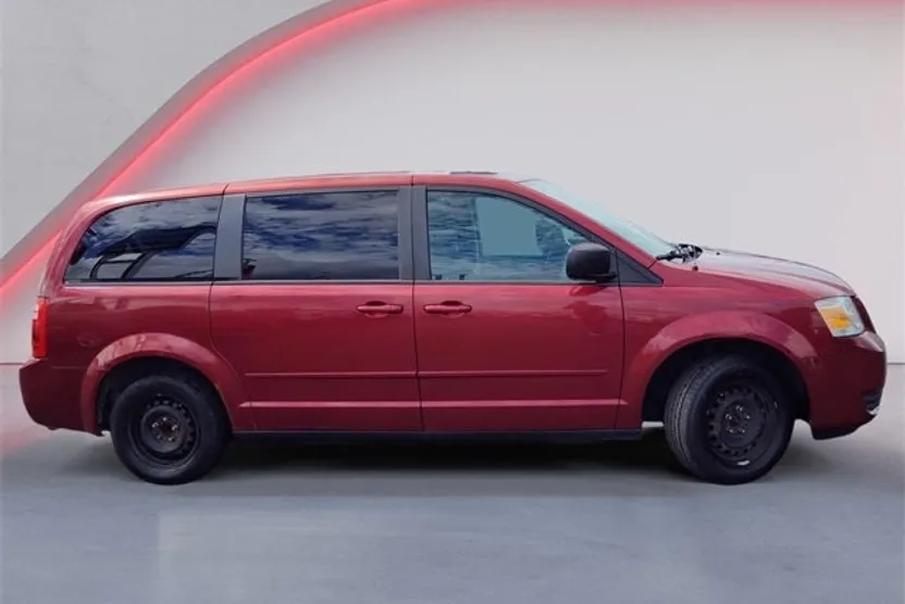 2010 Dodge Grand Caravan SE photo 1