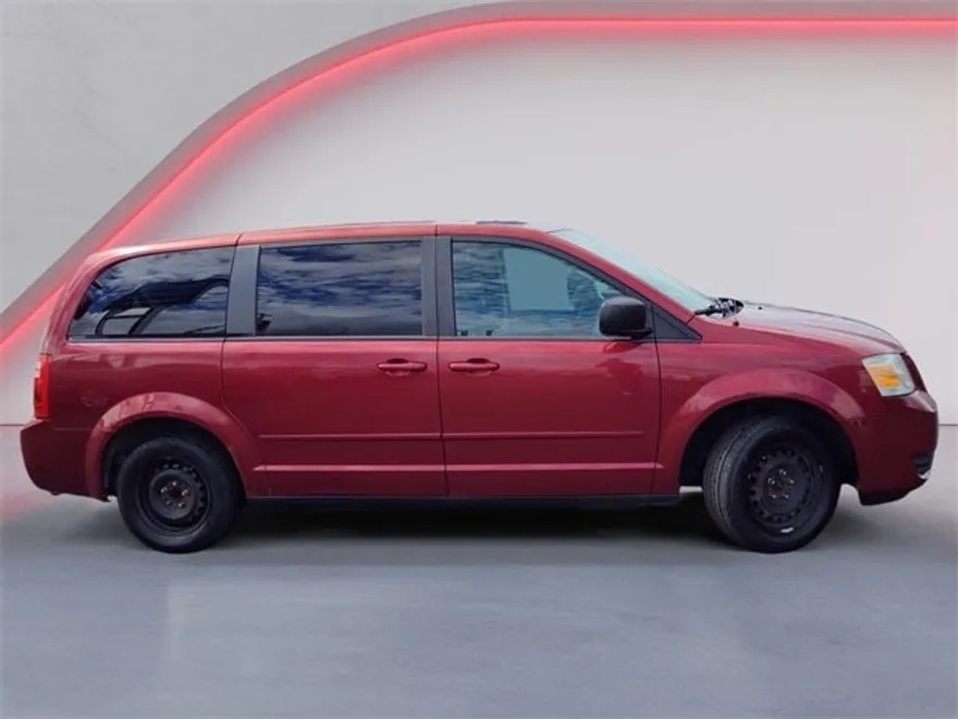 2010 Dodge Grand Caravan SE photo 1