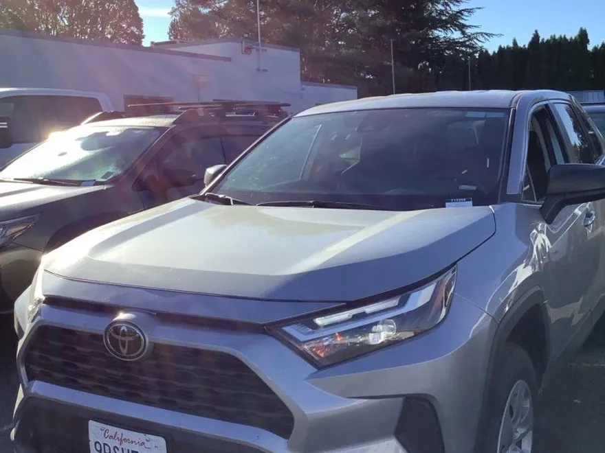 2025 Toyota RAV4 LE photo 1