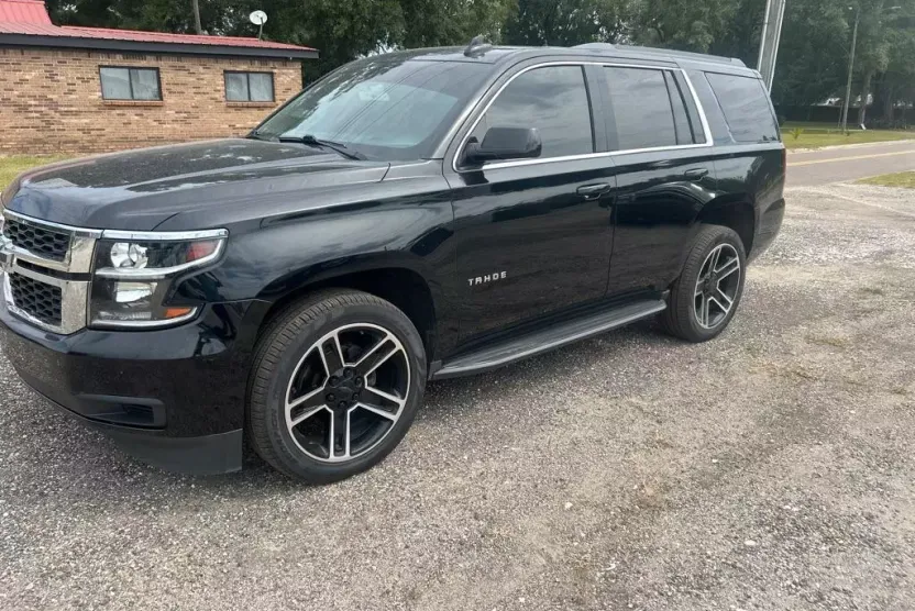 2019 Chevrolet Tahoe LS photo 1