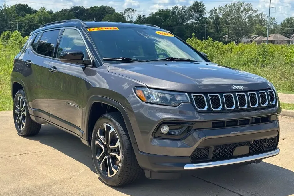 2023 Jeep Compass Limited photo 1
